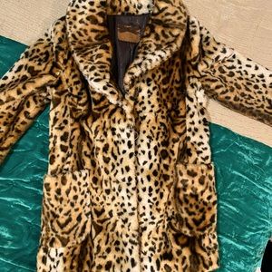 Gorgeous Leopard faux fur coat